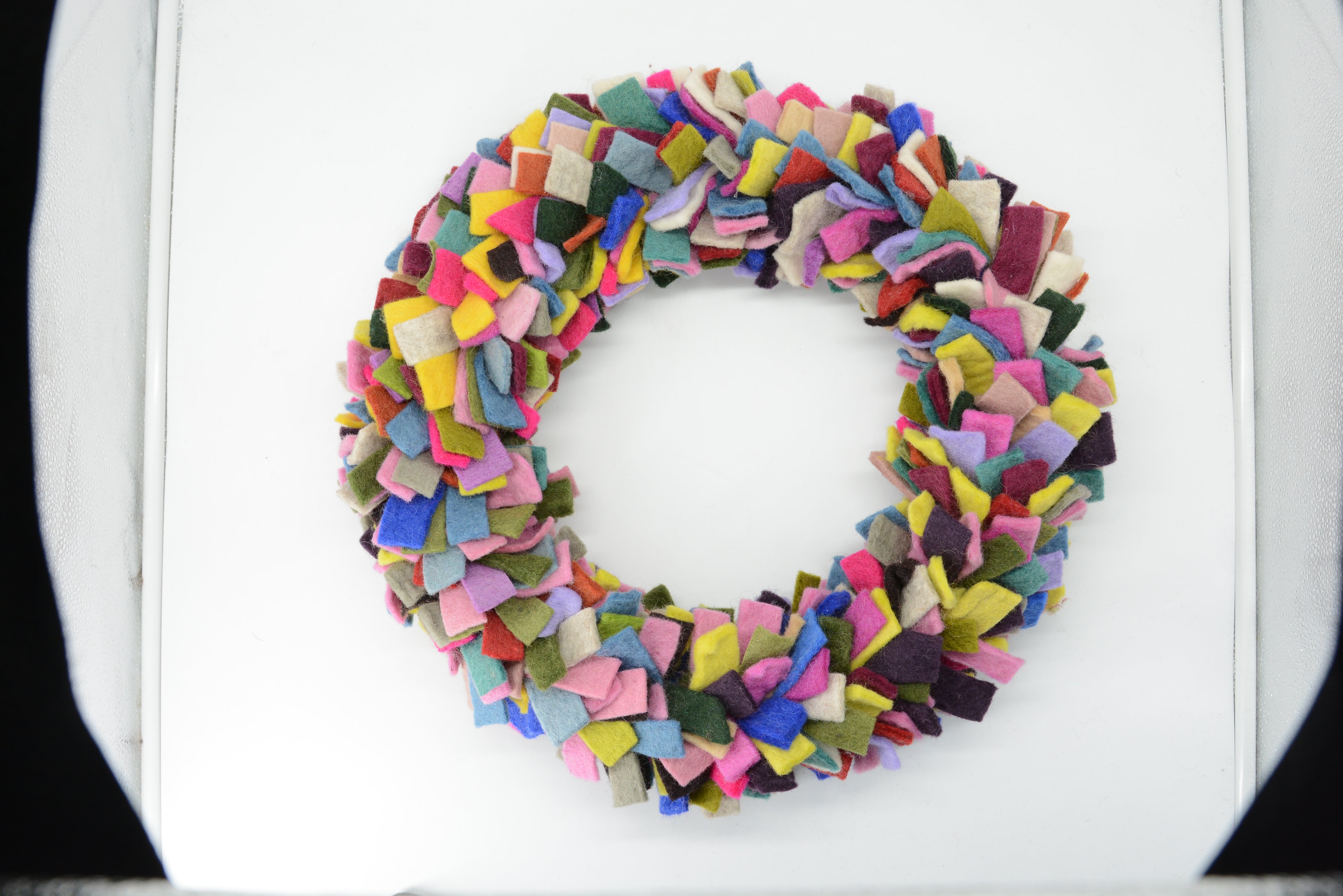 Minimalist Home Decor Ideas Using Felt