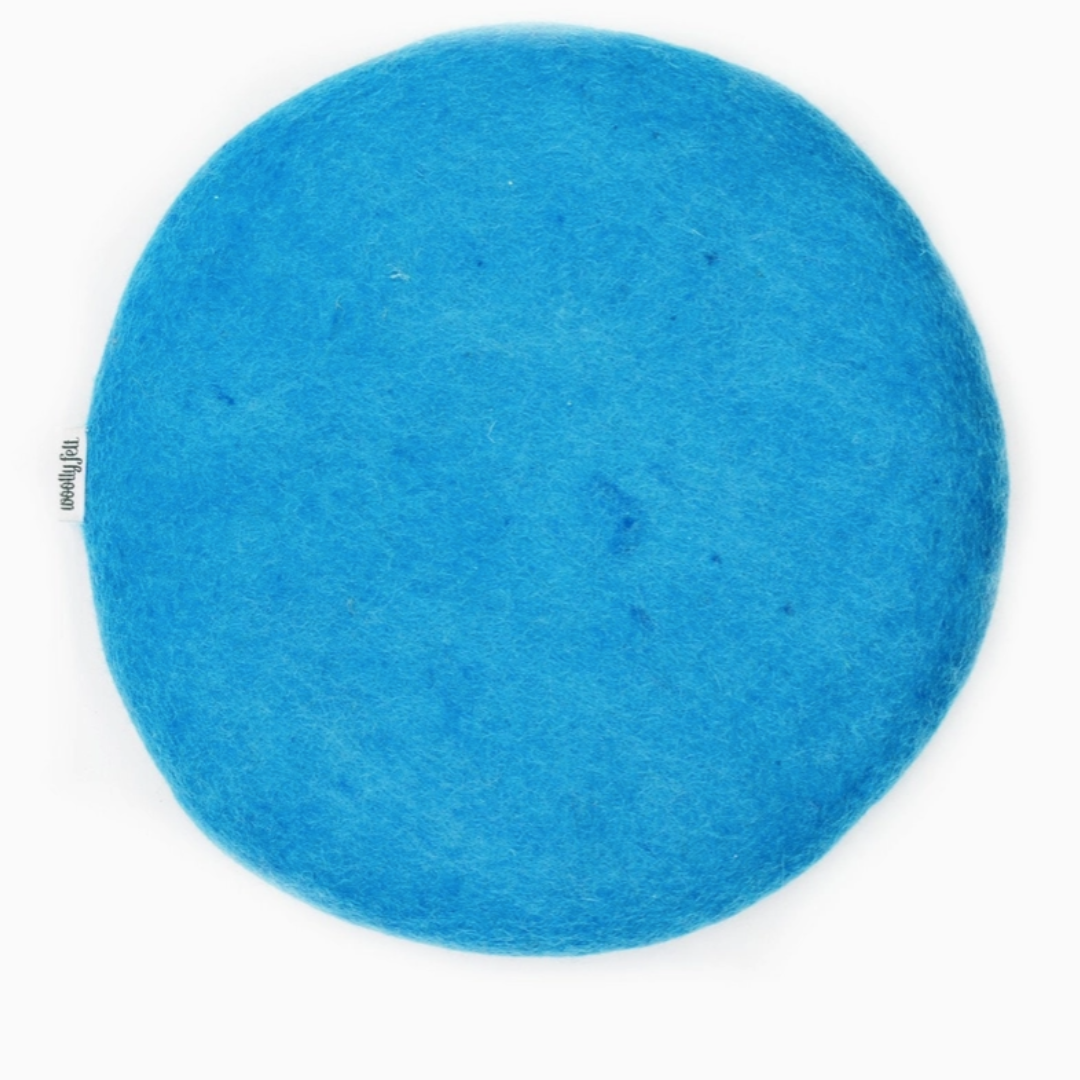 Handgefertigtes blaues rundes Stuhlkissen aus Filz, Sitzkissen aus Wolle