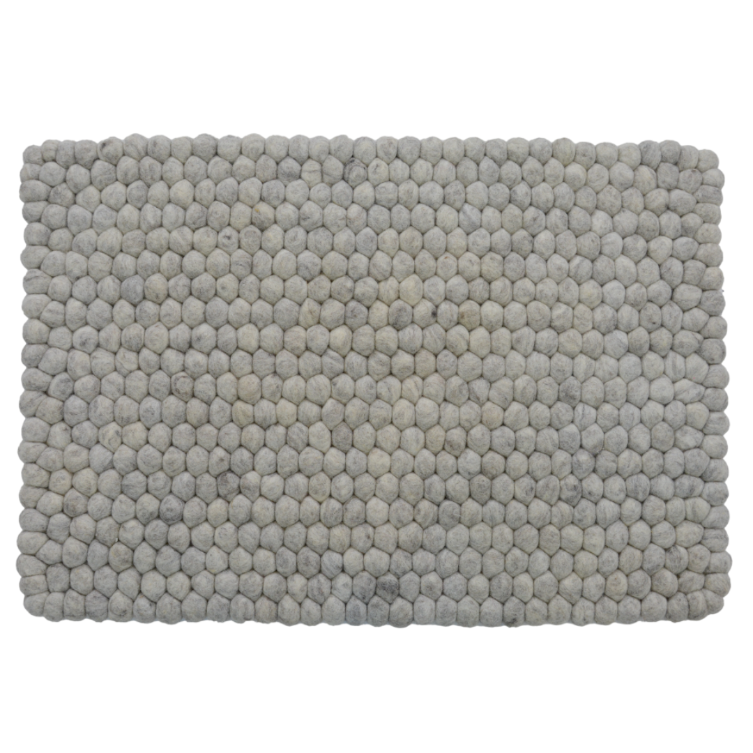 Tapis en laine feutrée boules marbrées grises fait main