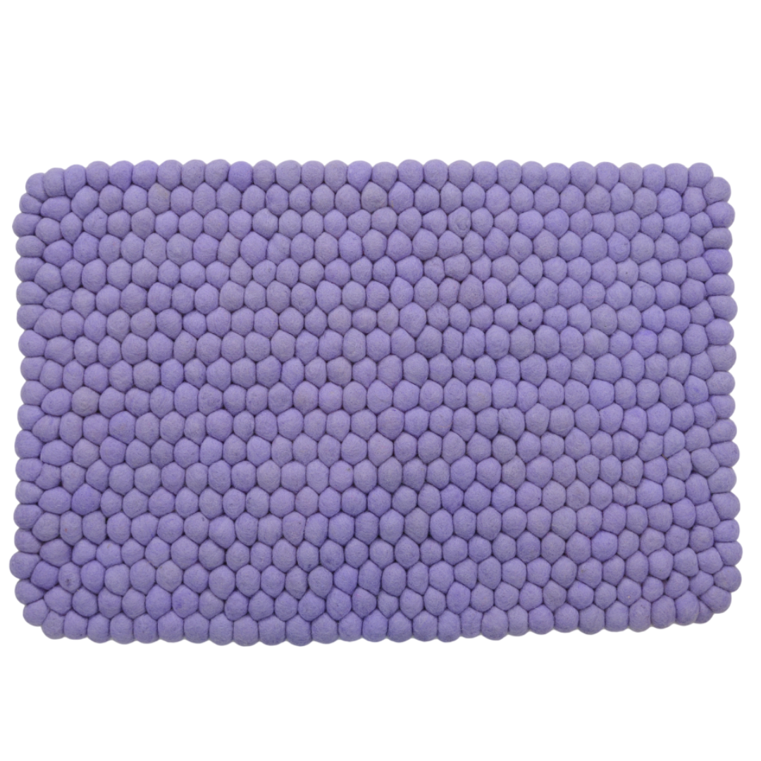 Tappeto rettangolare in lana color lavanda, fatto a mano.