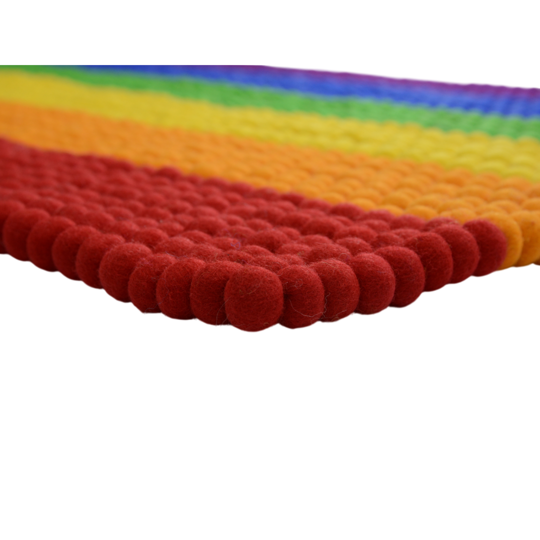 Handgeknüpfter Regenbogen-Wollteppich fürs Kinderzimmer