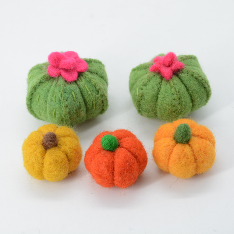Mini Felt Pumpkin Ornaments – Halloween Decor