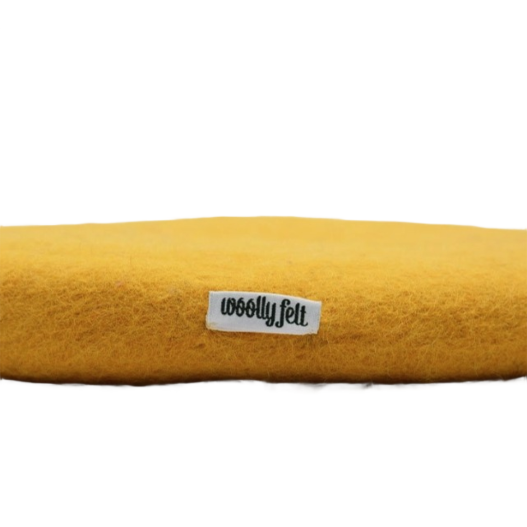 Coussin de chaise en feutre jaune fait main