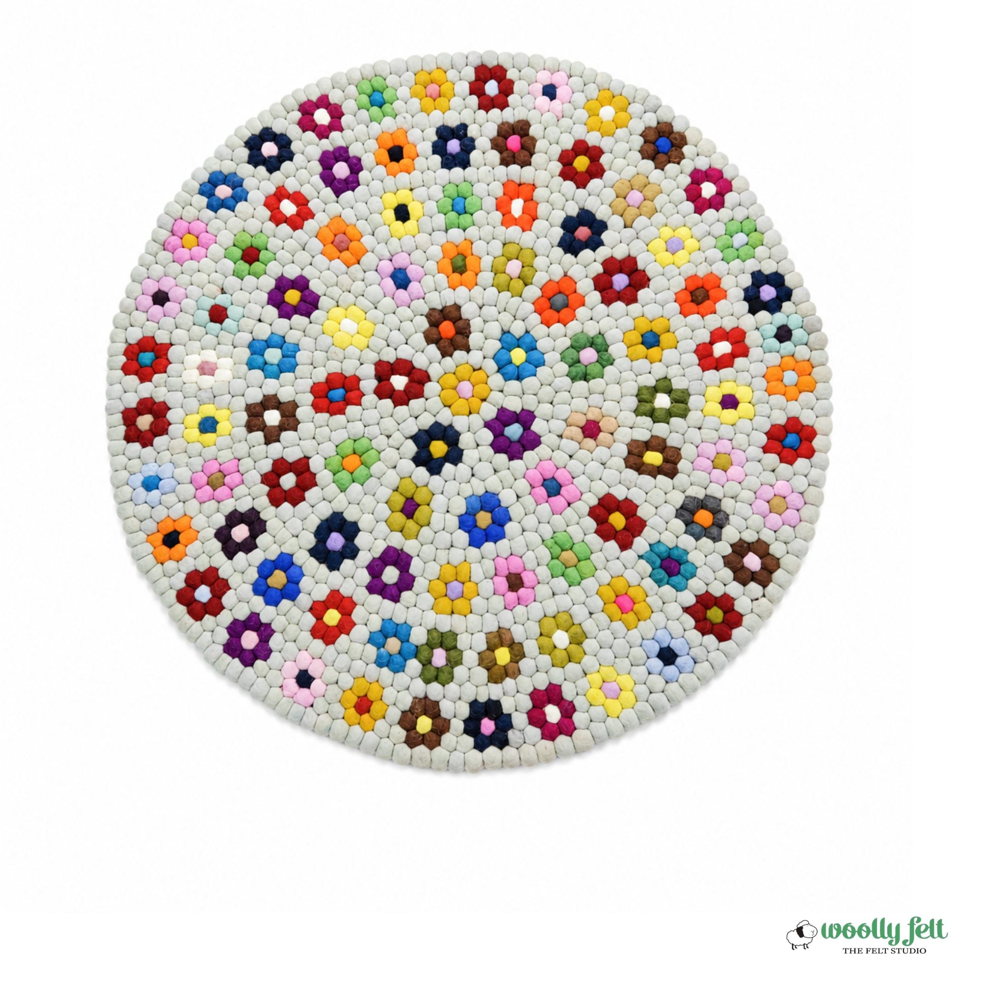 Handgefertigter runder Filzball-Teppich aus Wolle mit Blumenmuster