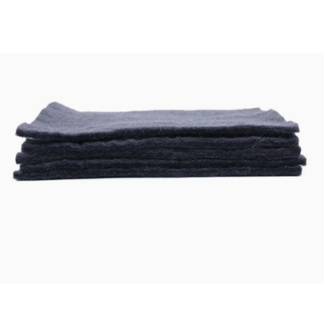 Feutrine en laine gris anthracite faite à la main Tissu en feutre artisanal