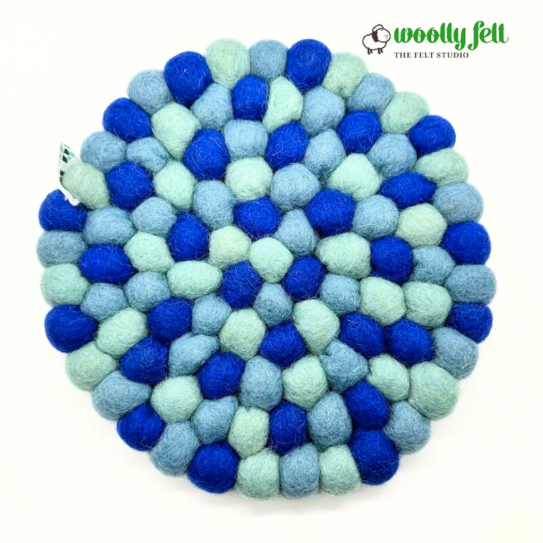 Handgefertigtes Untersetzer-Set aus blauem Filzmix, hitzebeständige Topfuntersetzer aus Wolle