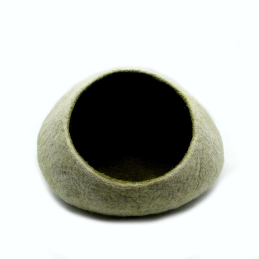 Ampia cuccia per gatti in feltro con apertura larga, cuccia per gatti in lana color oliva/bianco sporco.