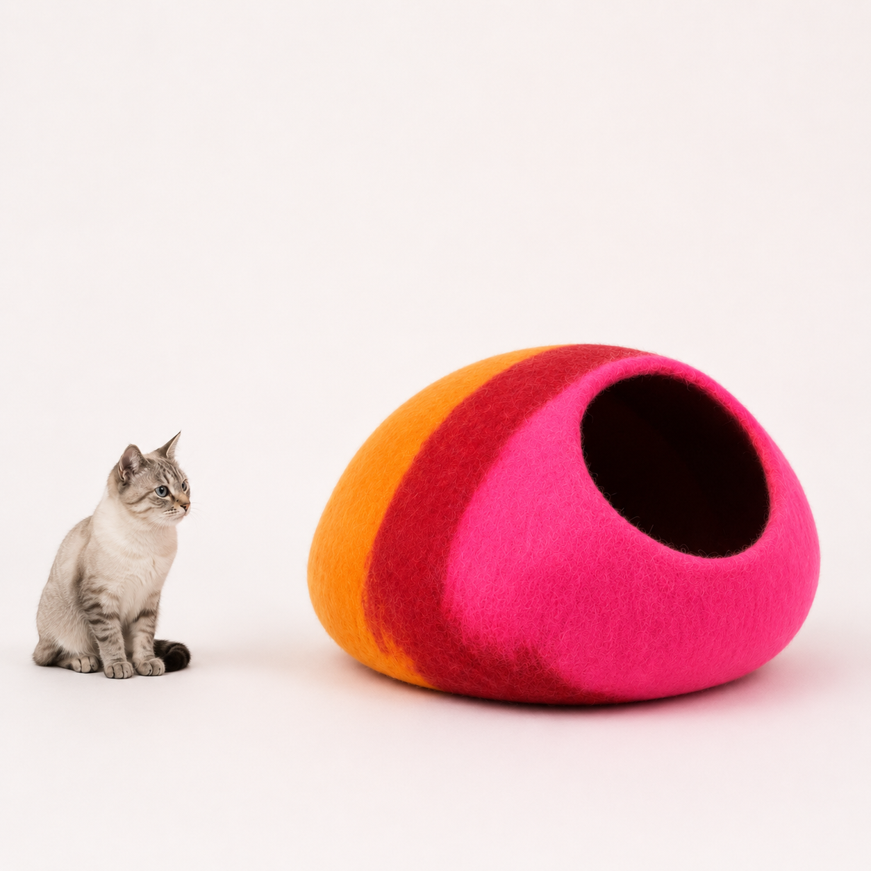 手作りレインボーウール猫用洞窟 – カラフルなフェルト猫用ベッド