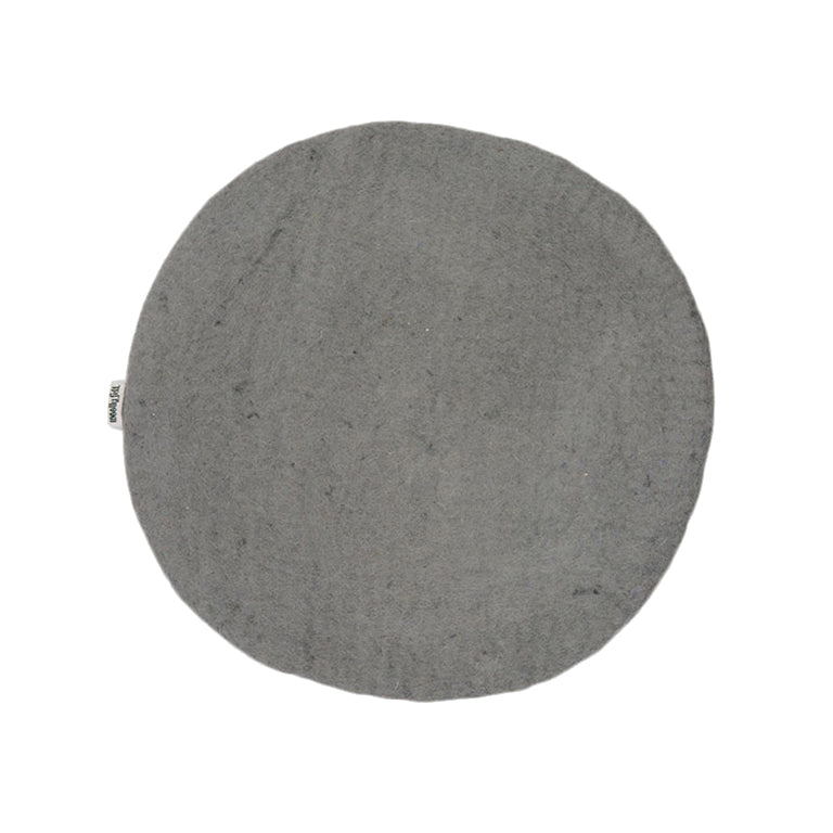 Cuscino per sedia piatto in feltro grigio, fatto a mano, sottile in lana.