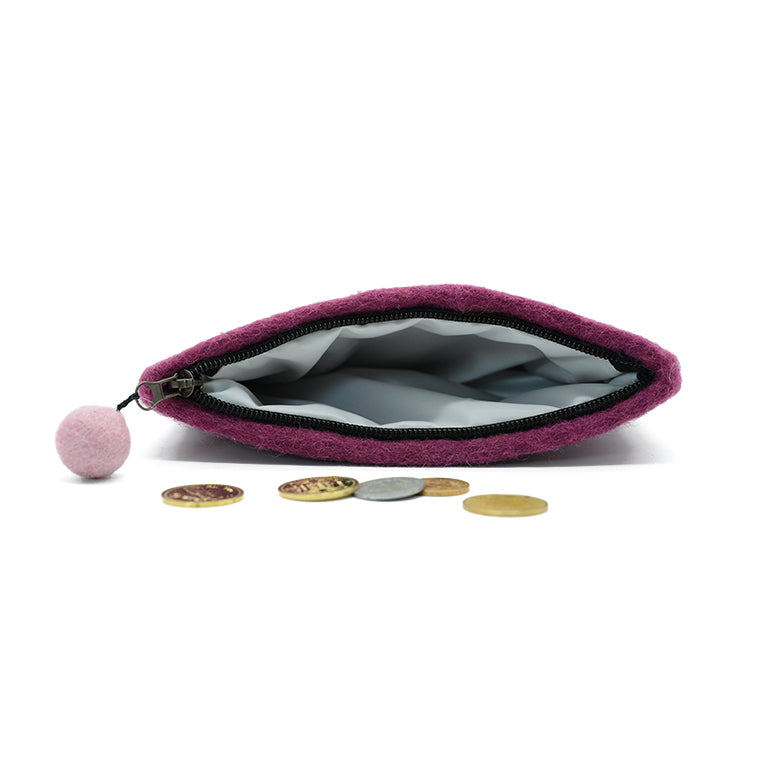 Handtasche aus lila Wollfilz mit weißer Schmetterlingsapplikation