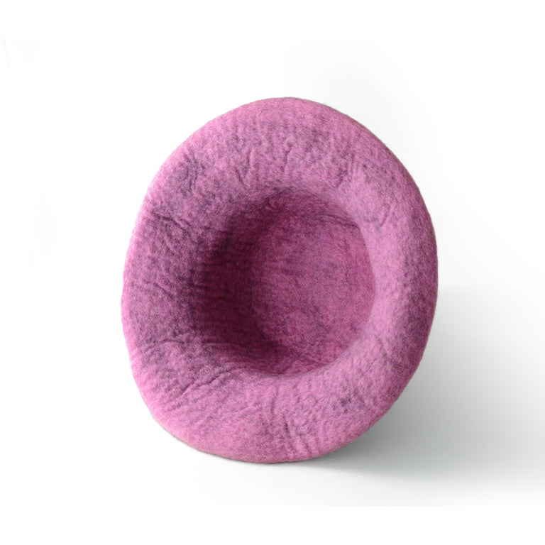 Élégant chapeau en feutre de laine violet avec doublure rose