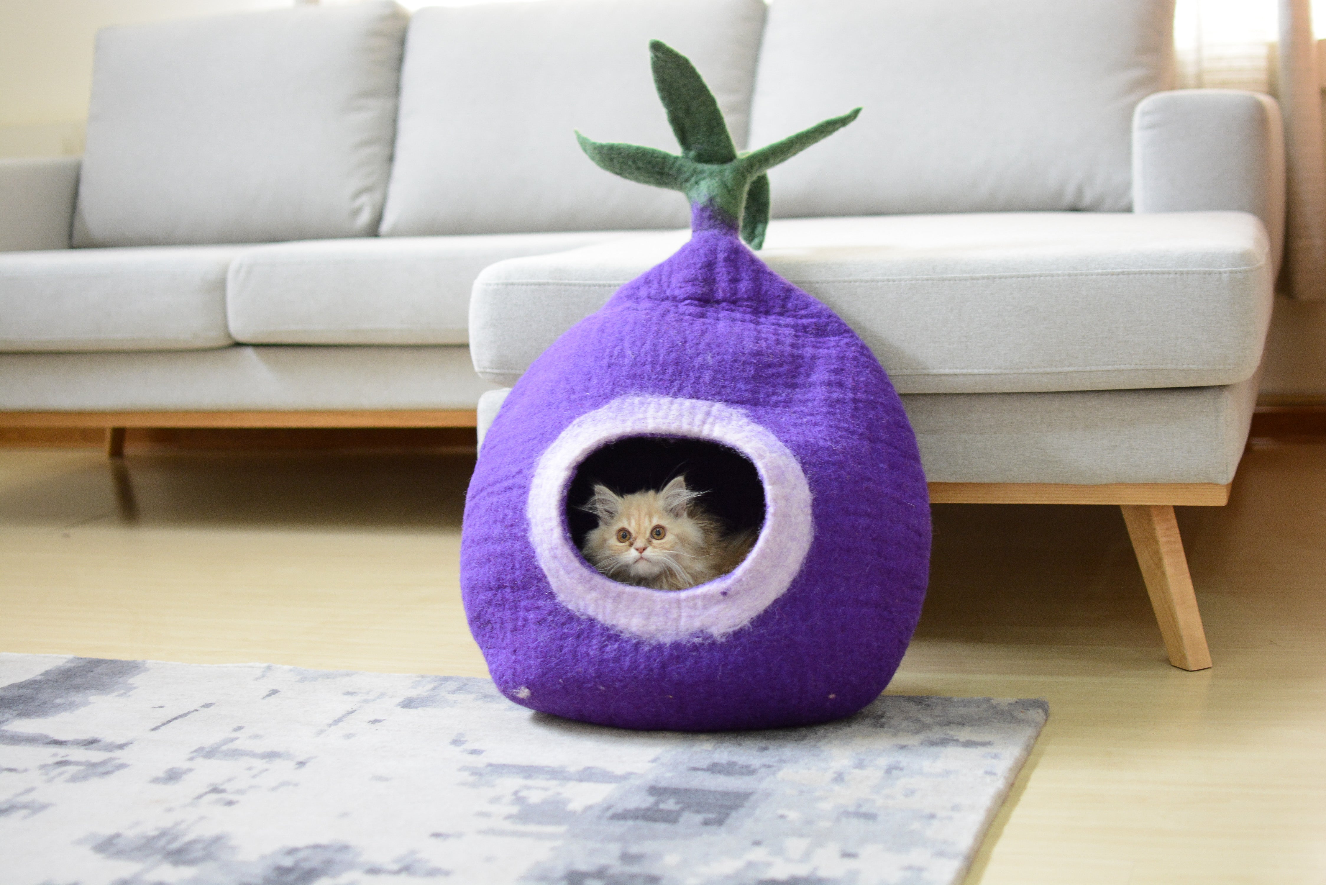 Grotte de chat en feutre Radish Design Lit pour chat en laine fait main
