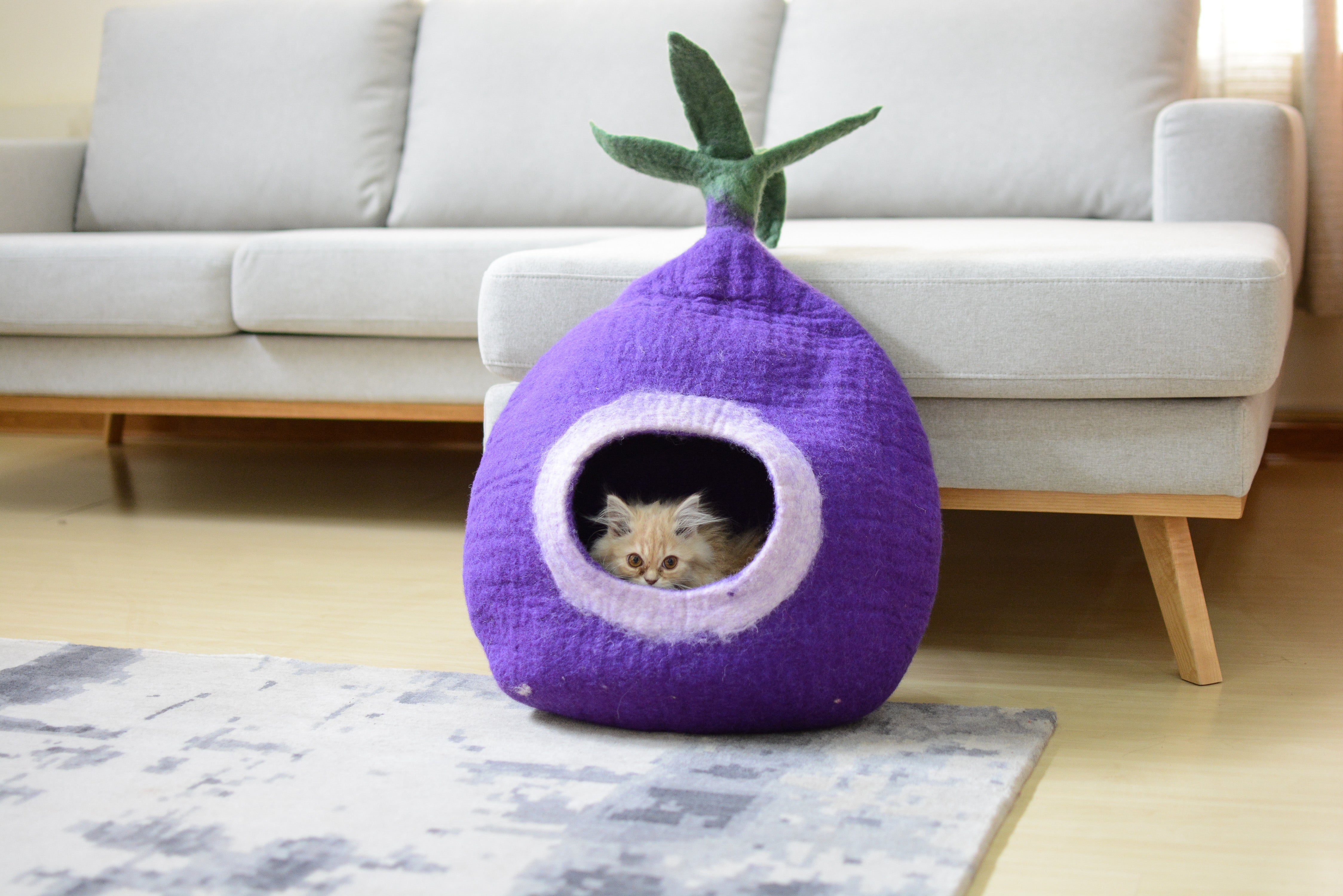 Grotte de chat en feutre Radish Design Lit pour chat en laine fait main