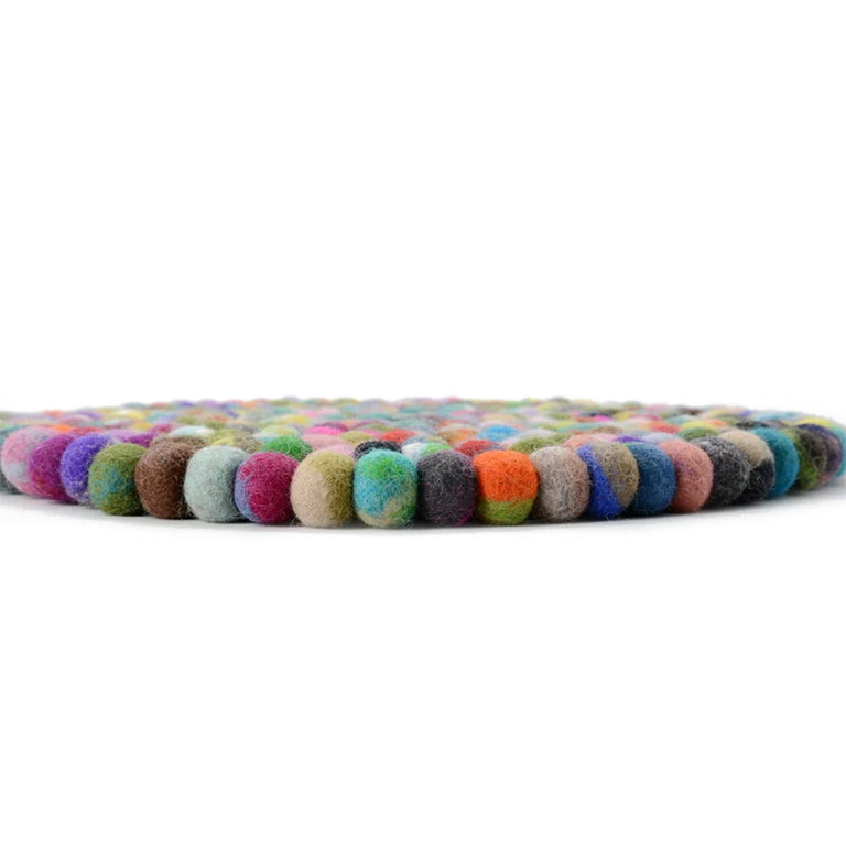 Håndlavede flerfarvede tie dye filtkuglepuder i uld