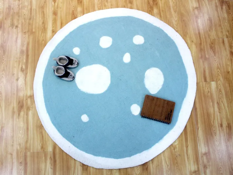 Tapis rond en feutre de laine motif nuage fait main pour chambre d'enfant