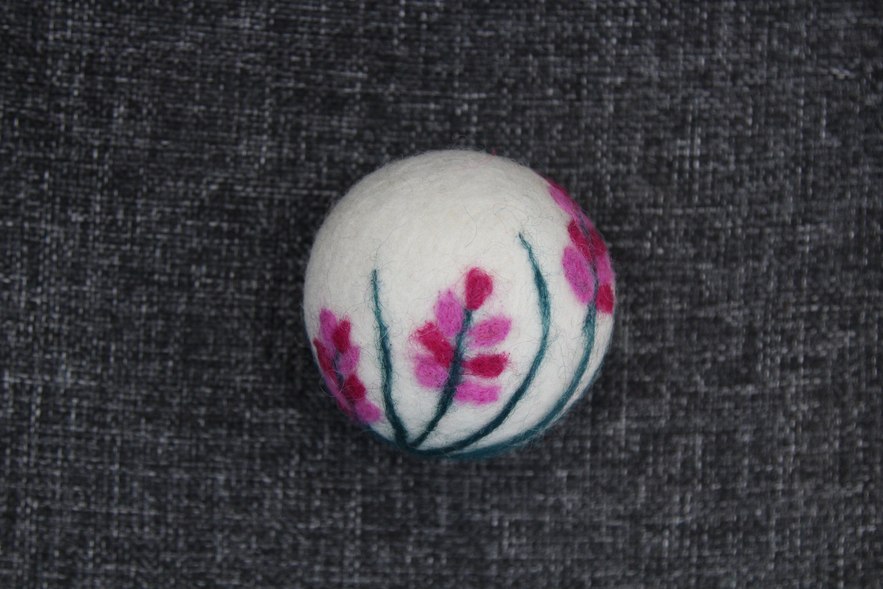 Handmade Floral Felt Ball Cat Toy – Eco-Friendly, Non-Toxic