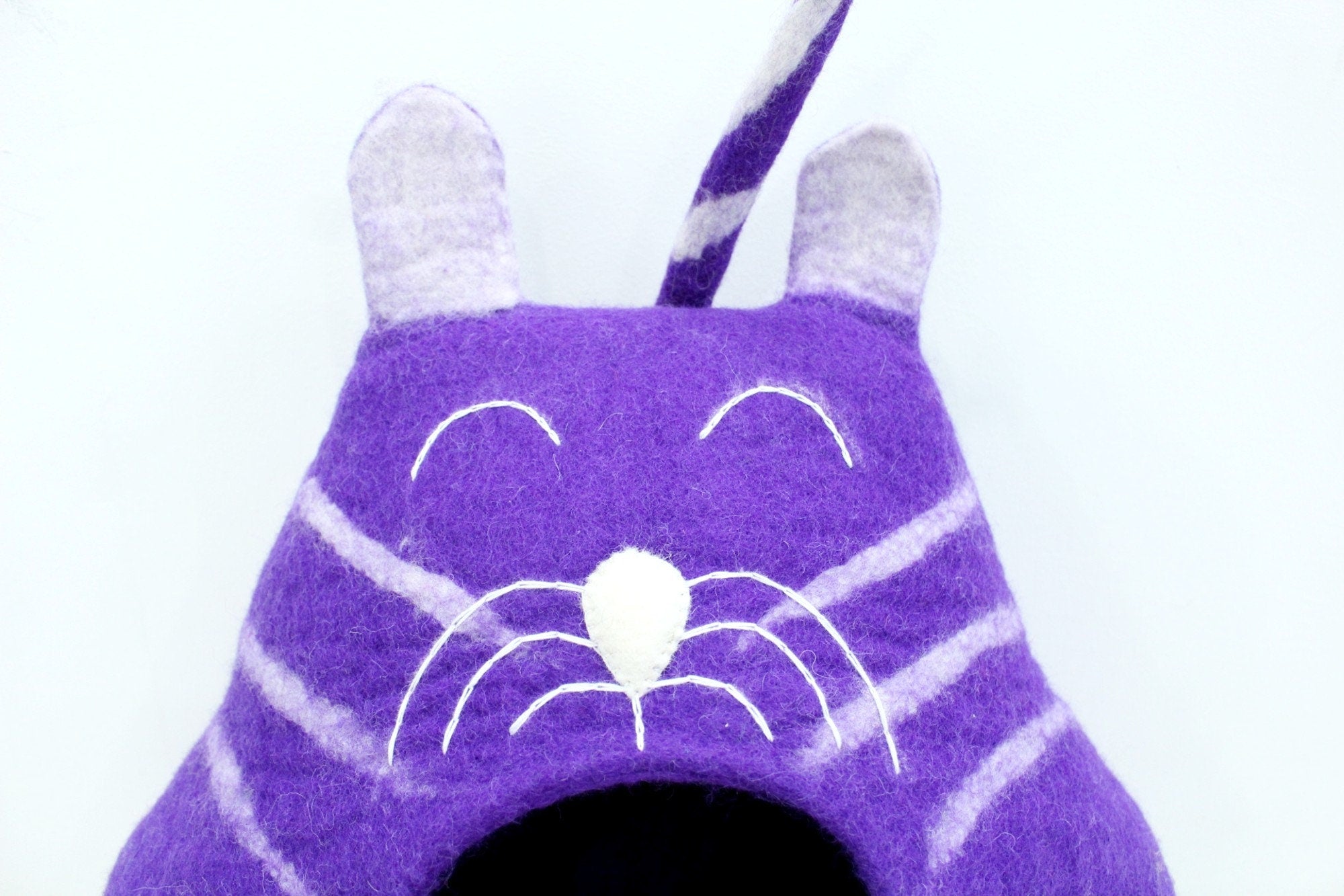 Felt Cat Cave – Purple Wool Pet Bed, Eco-Friendly Kitty House