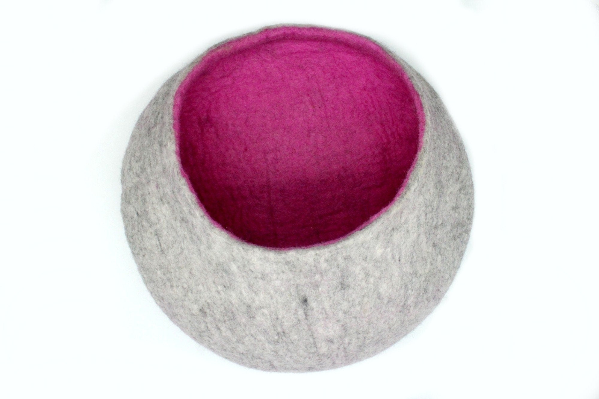 Wide opening Felted Cat Cave- Wool Cat Bed Made Using 100% Pure And Natural Wool- Pet Furniture - Handmade Cozy Pet House