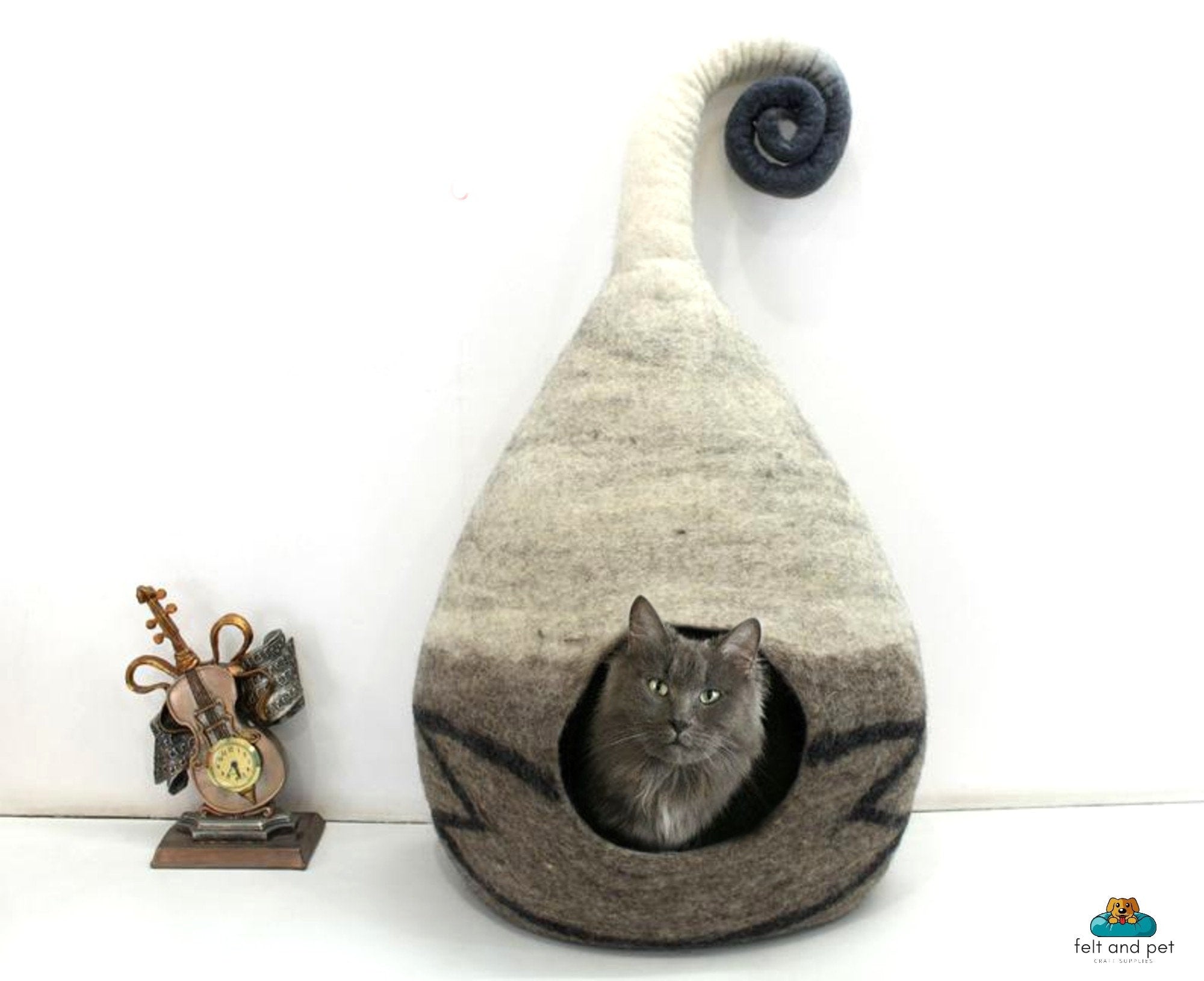 Handmade Wool Cat Cave – Cozy Felt Pet Bed with Swirl Tail