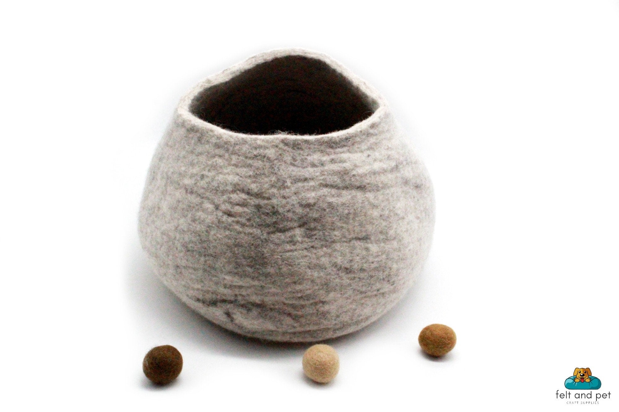 Shoes Shaped Felt Cat Cave - Large Cat Bed - Modern Pet Bedding - Wool Pet House - Gifts, Free Shipping