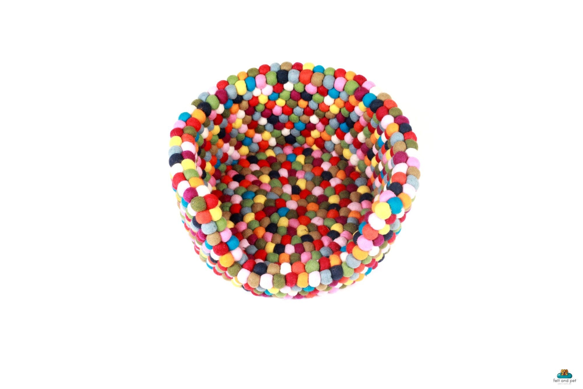 Felt Ball Pet Bed – Wool Cat House, Cozy Dog Bed