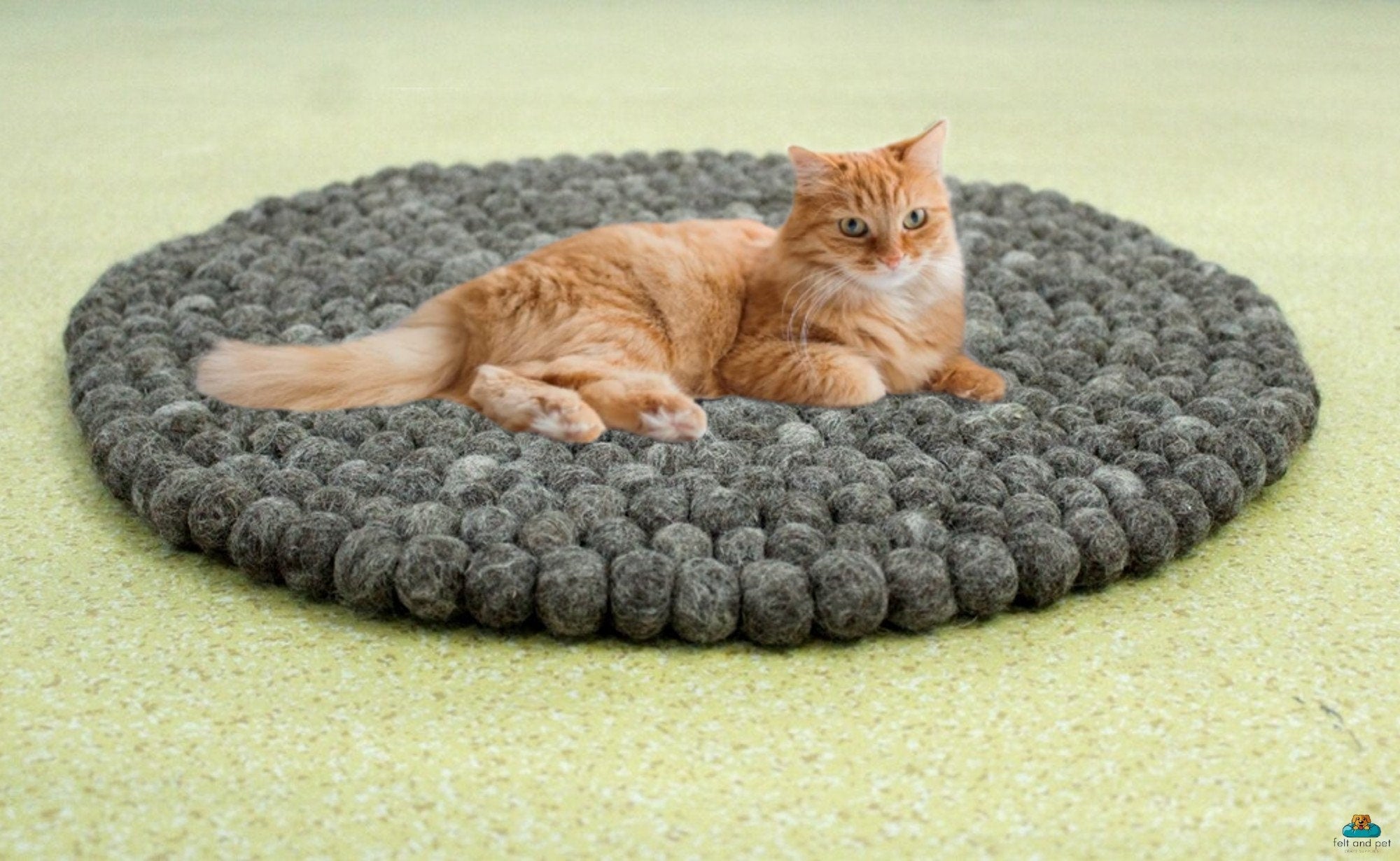 Felt Ball Pet Bed – Cozy Cat or Dog Rug (50cm)