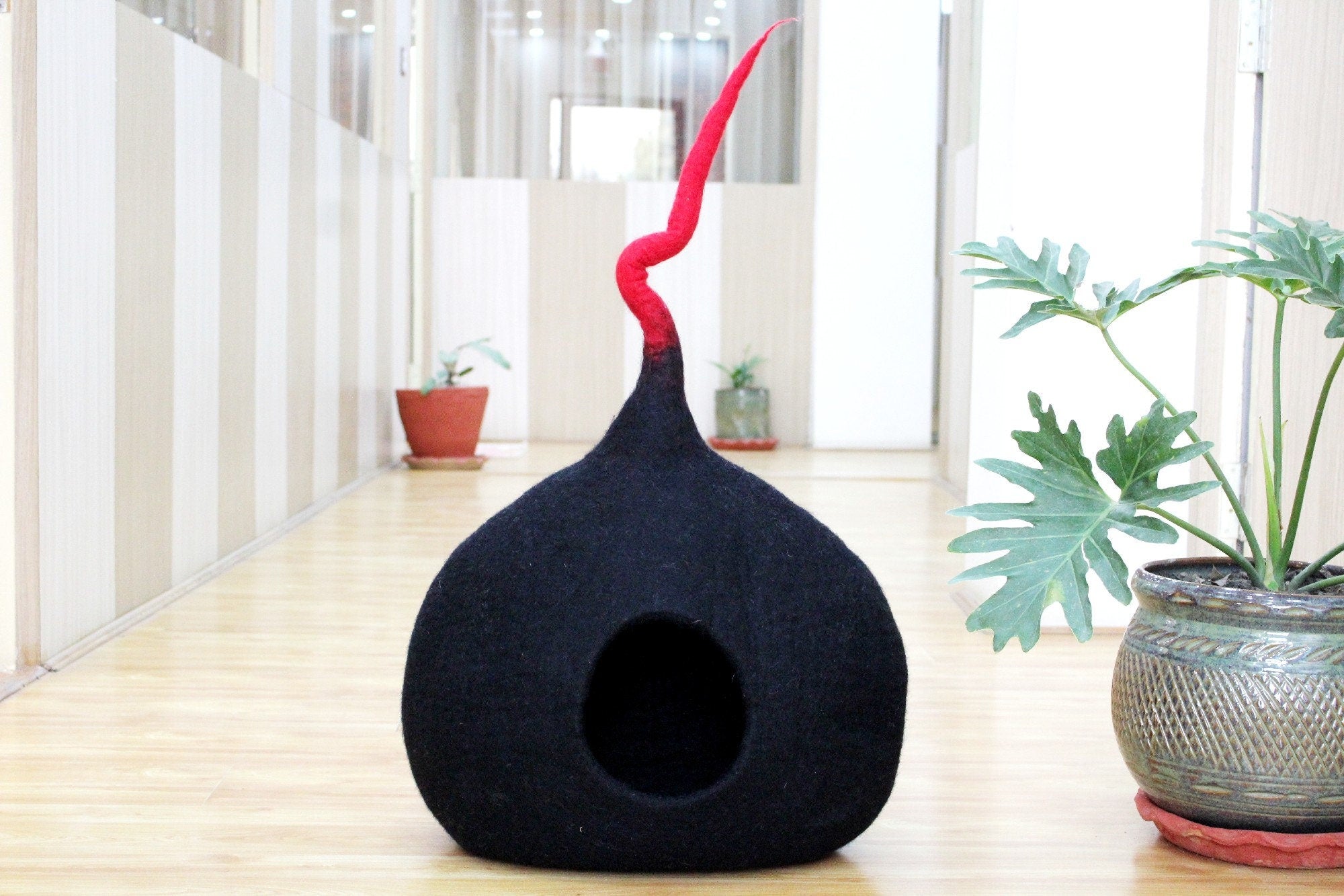 Black Felt Cat Cave Pod - Handmade Wool Pet Bed - Cozy Cat House Furniture - Ideal Gift for Pet Lovers