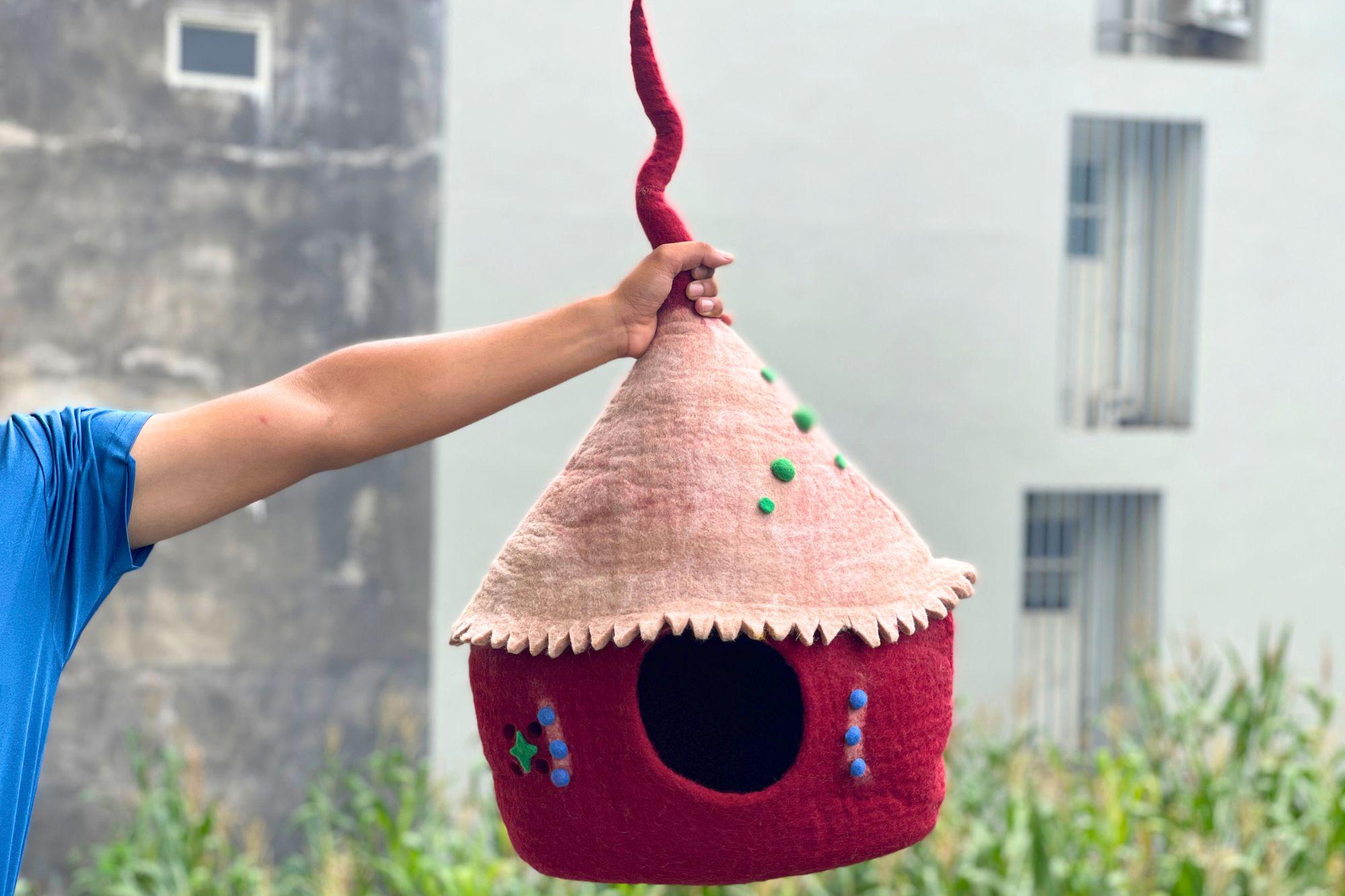 Pure Wool Designing Felt Cat Bed | Handmade Natural Wool Cat Cave for your Pet Safety and Security| Comfortable and Warm Pet Bed