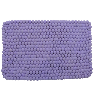 Tappeto rettangolare in lana color lavanda, fatto a mano.