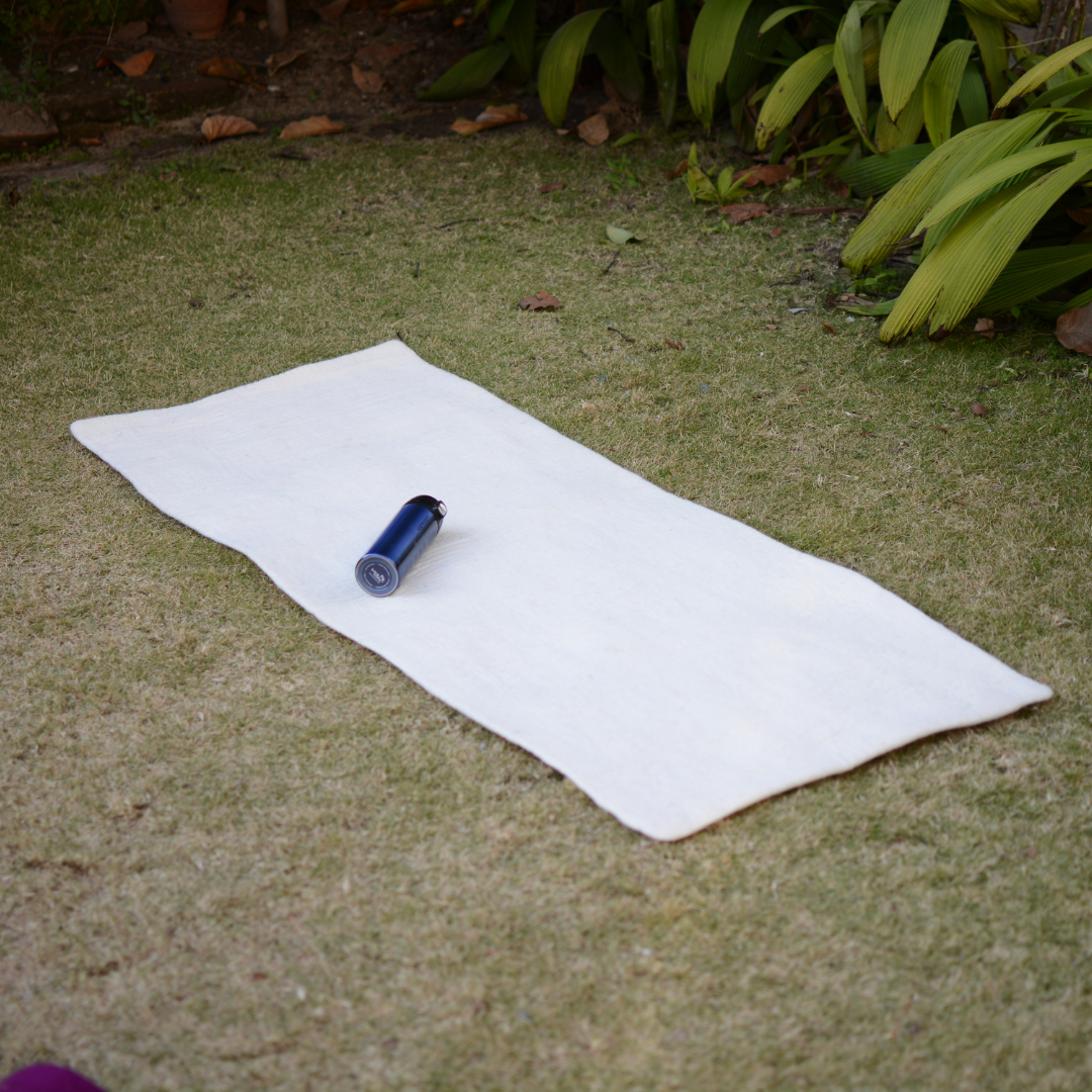 Tapis de Yoga en Feutre de Laine Blanche Fait Main, Tapis de Méditation Naturel