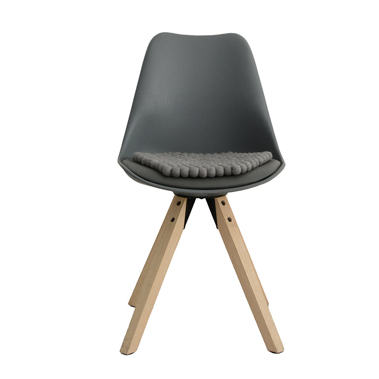 Handgefertigte graue sechseckige Filzkugel-Stuhlkissen aus Wolle