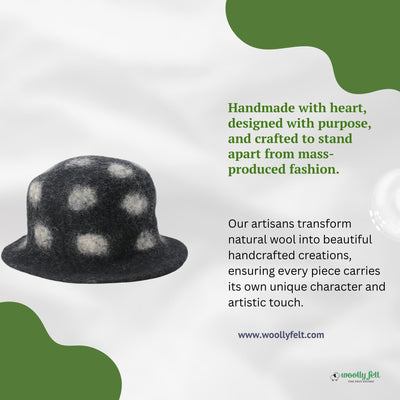 Chapeau en feutre de laine noire à motif pois blancs
