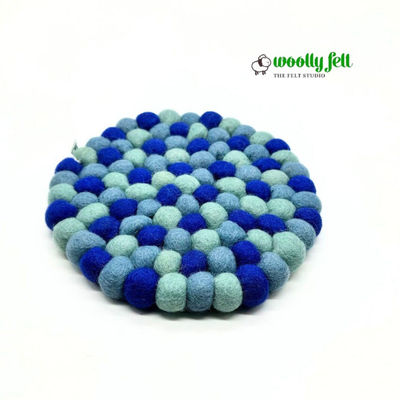 Handgefertigtes Untersetzer-Set aus blauem Filzmix, hitzebeständige Topfuntersetzer aus Wolle
