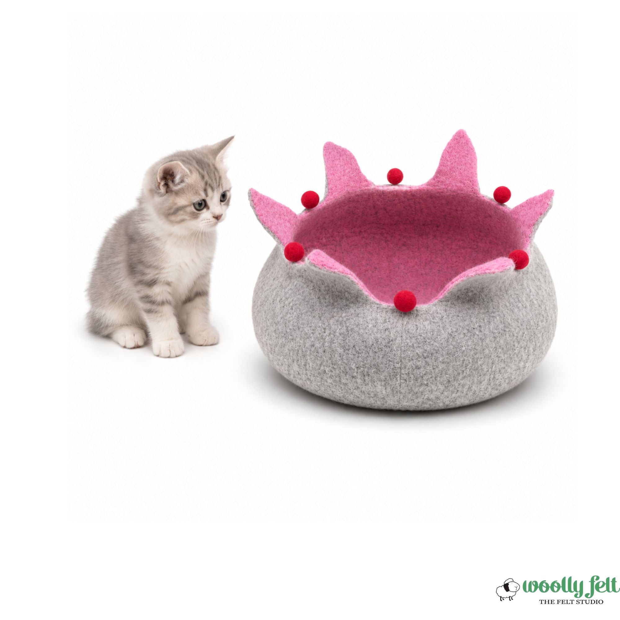 Lotus Felt Cat Bed - Luxury Felt Cat Cave - Modern Floral Design Kitty Bed - Wool Pet Furniture - Soft and Durable