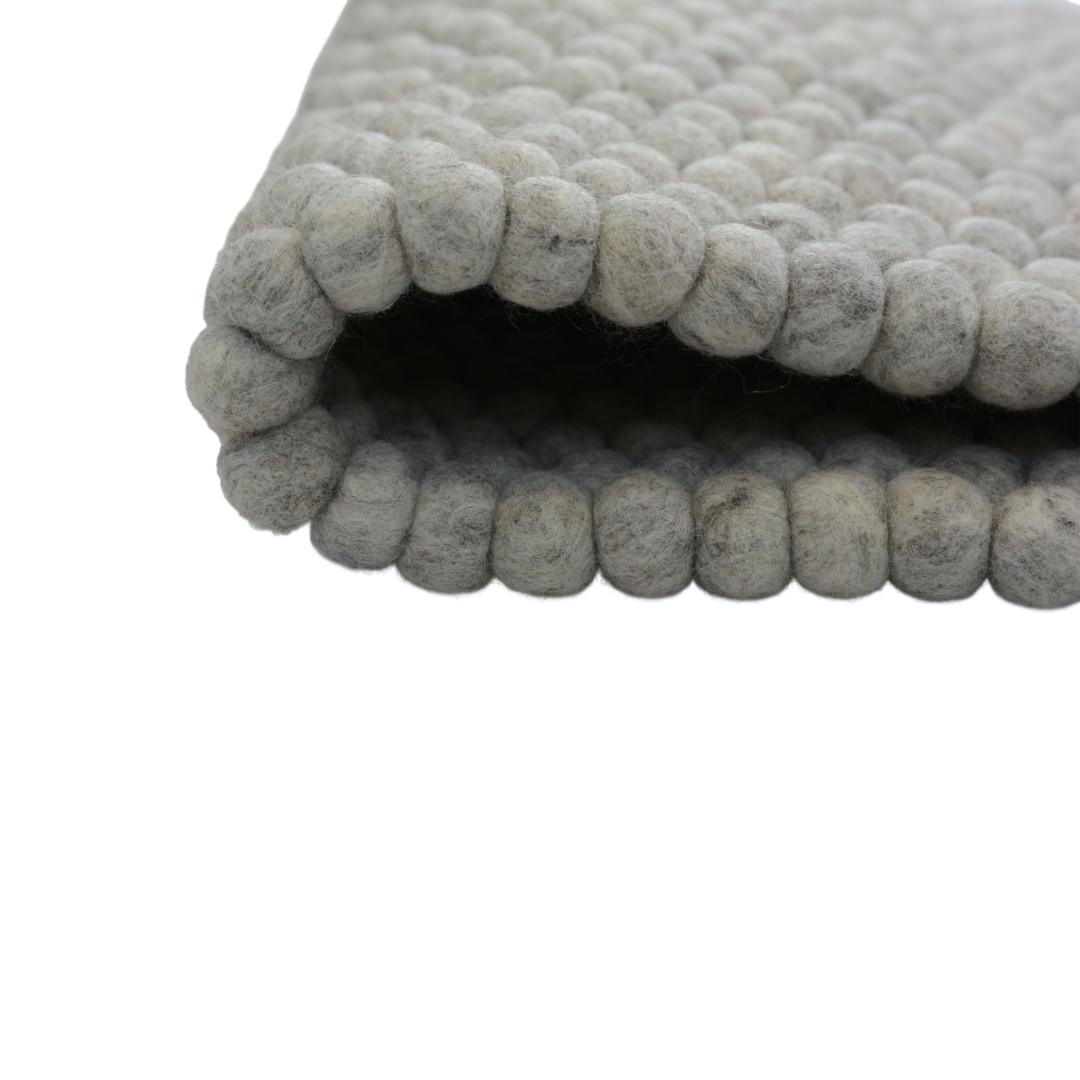 Tapis en laine feutrée boules marbrées grises fait main