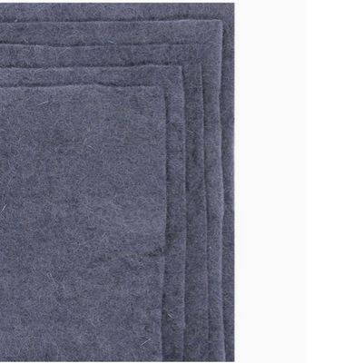 Feutrine en laine gris anthracite faite à la main Tissu en feutre artisanal