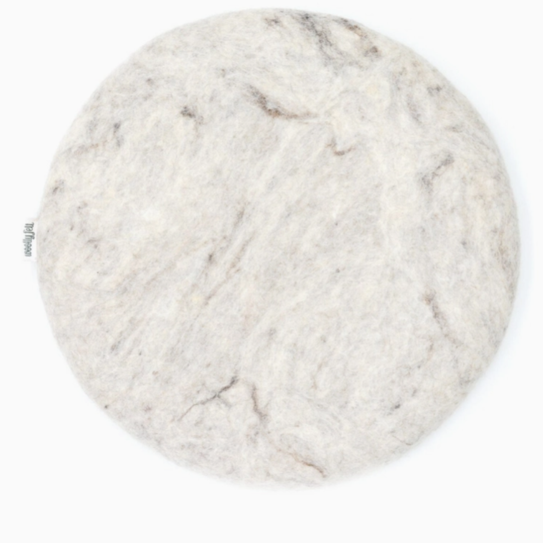 Coussin de chaise en feutre blanc cassé fait main, coussin de siège en laine