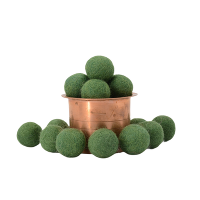 Boules en feutre de laine vert forêt faites à la main Pompons d'artisanat