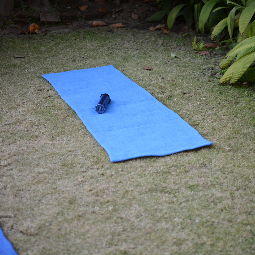 Håndlavet blå uldfilt yogamåtte naturlig meditationsmåtte