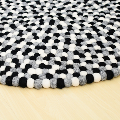 Tapis Rond Fait Main en Laine avec Boules de Feutre Noires et Blanches