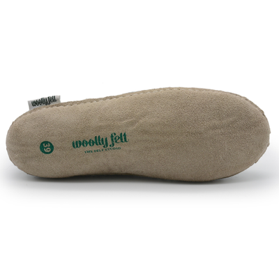Bota de interior de fieltro de lana gris natural hecha a mano con suela de cuero