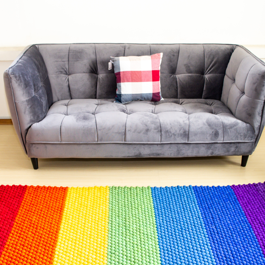 Handgeknüpfter Regenbogen-Wollteppich fürs Kinderzimmer