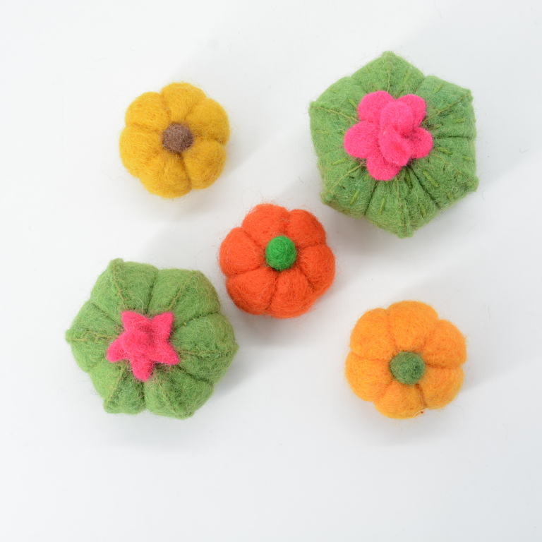 Mini Felt Pumpkin Ornaments – Halloween Decor