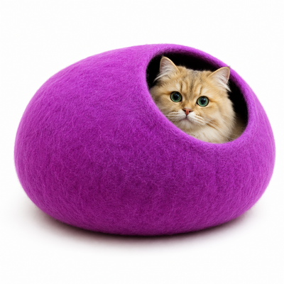 手作りのフェルトウール製猫用洞窟 – ふわふわの紫色の猫用ベッド
