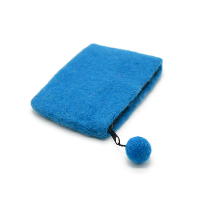 Geldbörse aus blauem Wollfilz mit weißem Blumenmuster