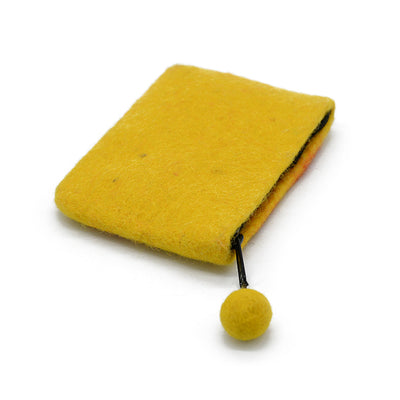 Portamonete in feltro di lana giallo con decorazione floreale arancione