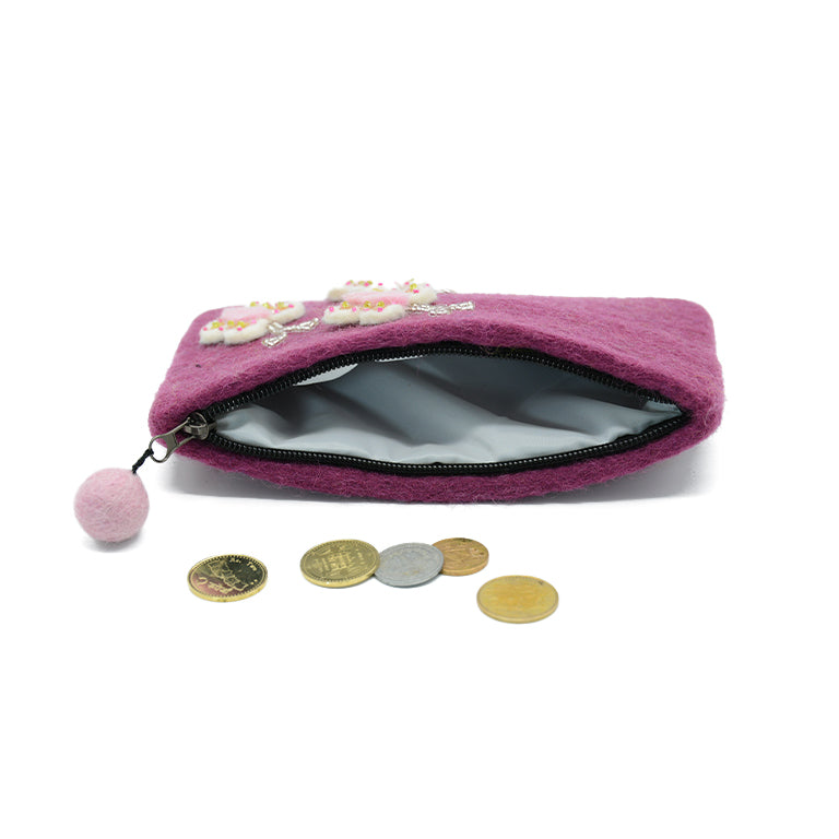 Handtasche aus lila Wollfilz mit weißer Schmetterlingsapplikation