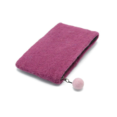 Handtasche aus lila Wollfilz mit weißer Schmetterlingsapplikation