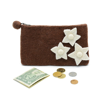 Braune Filztasche mit weißer Sternblumenapplikation