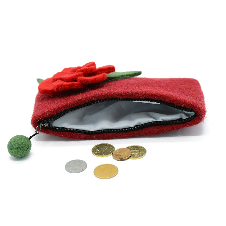 Handtasche aus bordeauxrotem Wollfilz mit rotem Rosenblütenmuster